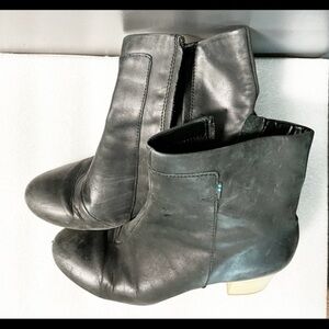 Toms boots distressed so soft